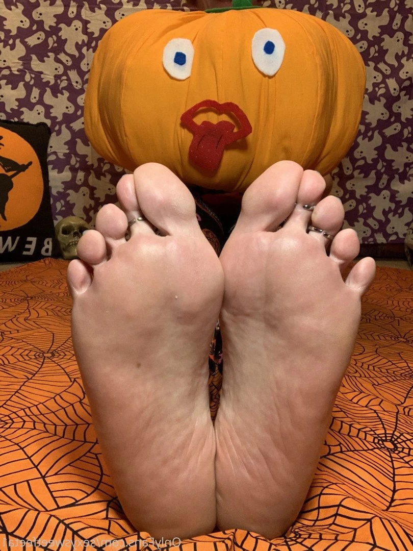 sexysweetfeetana [ sexysweetfeeta1 ] Onlyfans leaked photo 2790264 on Hotleaks.tv