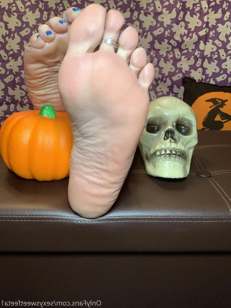 sexysweetfeetana [ sexysweetfeeta1 ] Onlyfans leaked photo 2790286 on Hotleaks.tv
