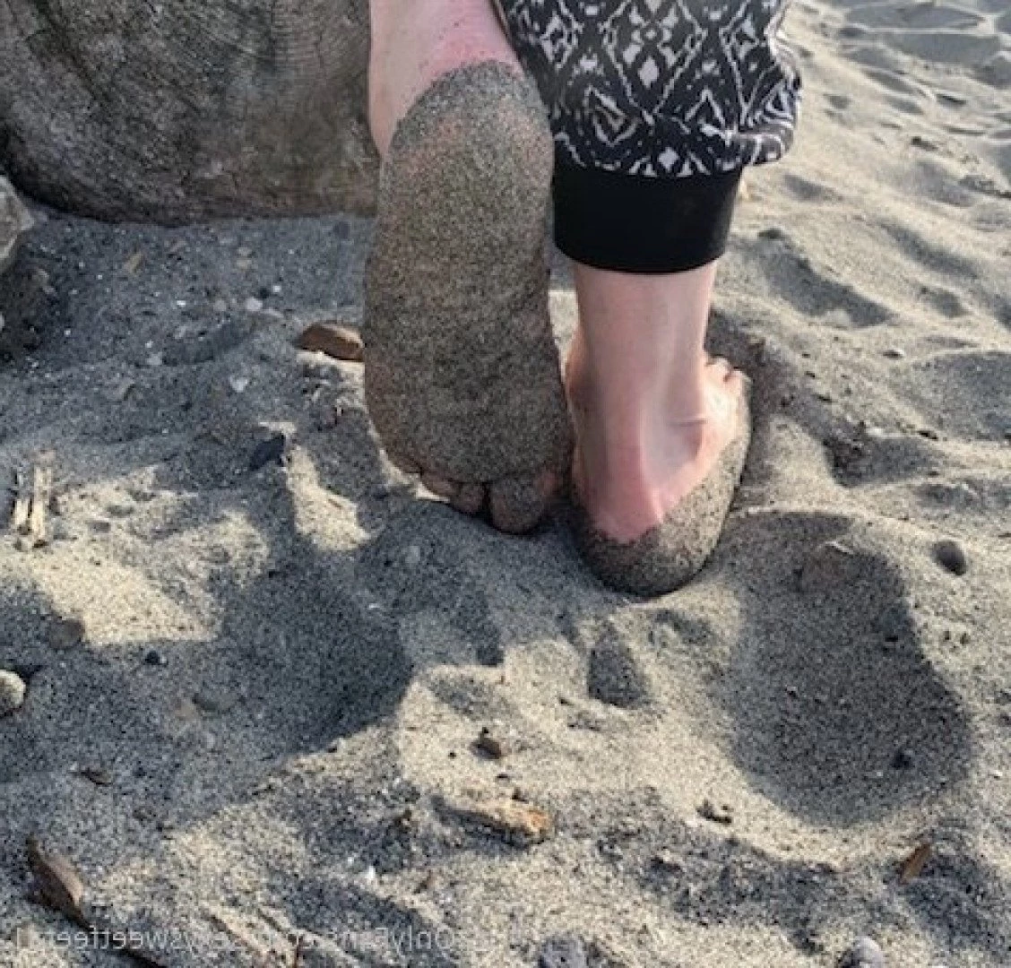 sexysweetfeetana [ sexysweetfeeta1 ] Onlyfans leaked photo 2790773 on Hotleaks.tv