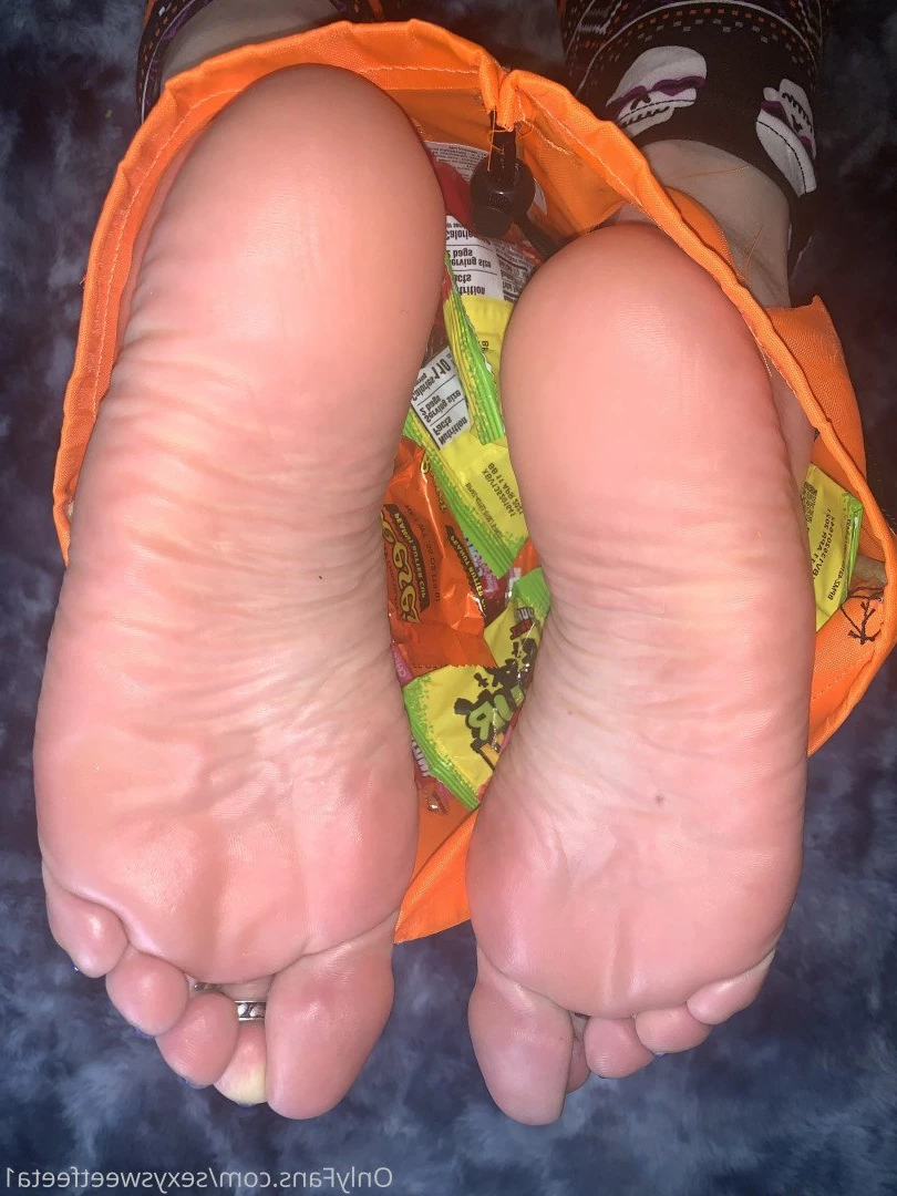 sexysweetfeetana [ sexysweetfeeta1 ] Onlyfans leaked photo 2791193 on Hotleaks.tv