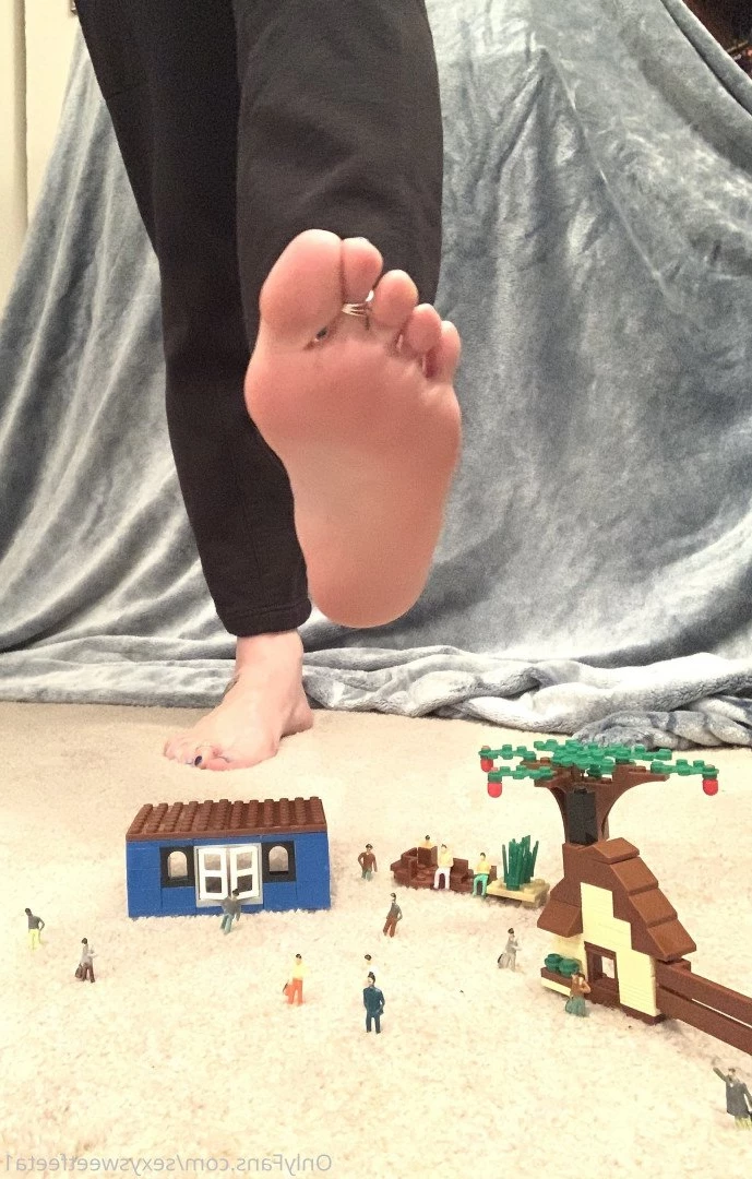 sexysweetfeetana [ sexysweetfeeta1 ] Onlyfans leaked photo 2791270 on Hotleaks.tv