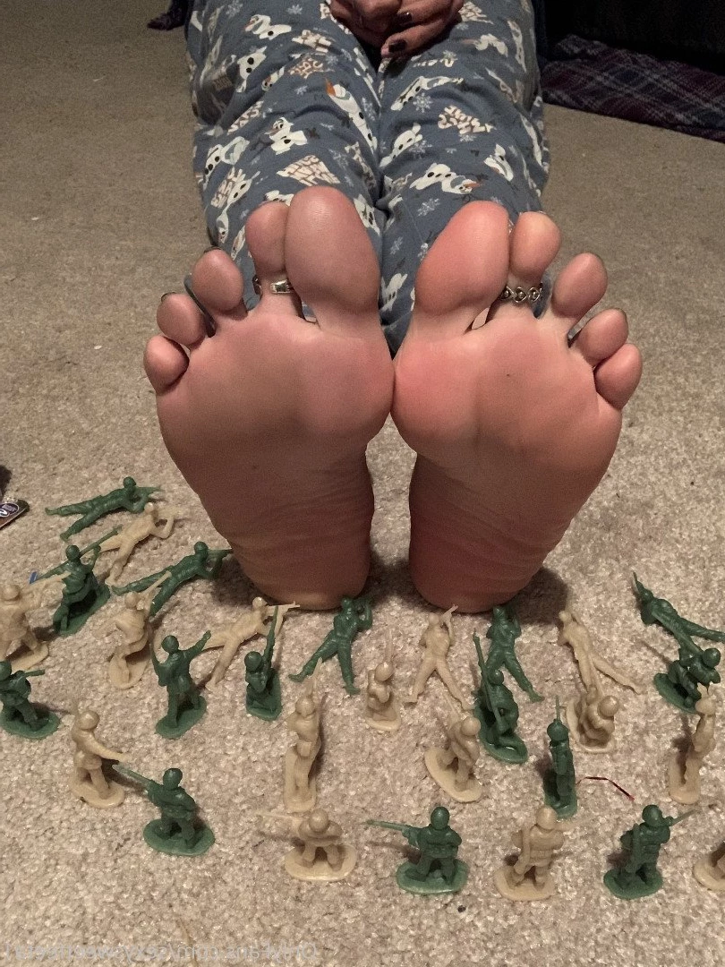 sexysweetfeetana [ sexysweetfeeta1 ] Onlyfans leaked photo 2792767 on Hotleaks.tv