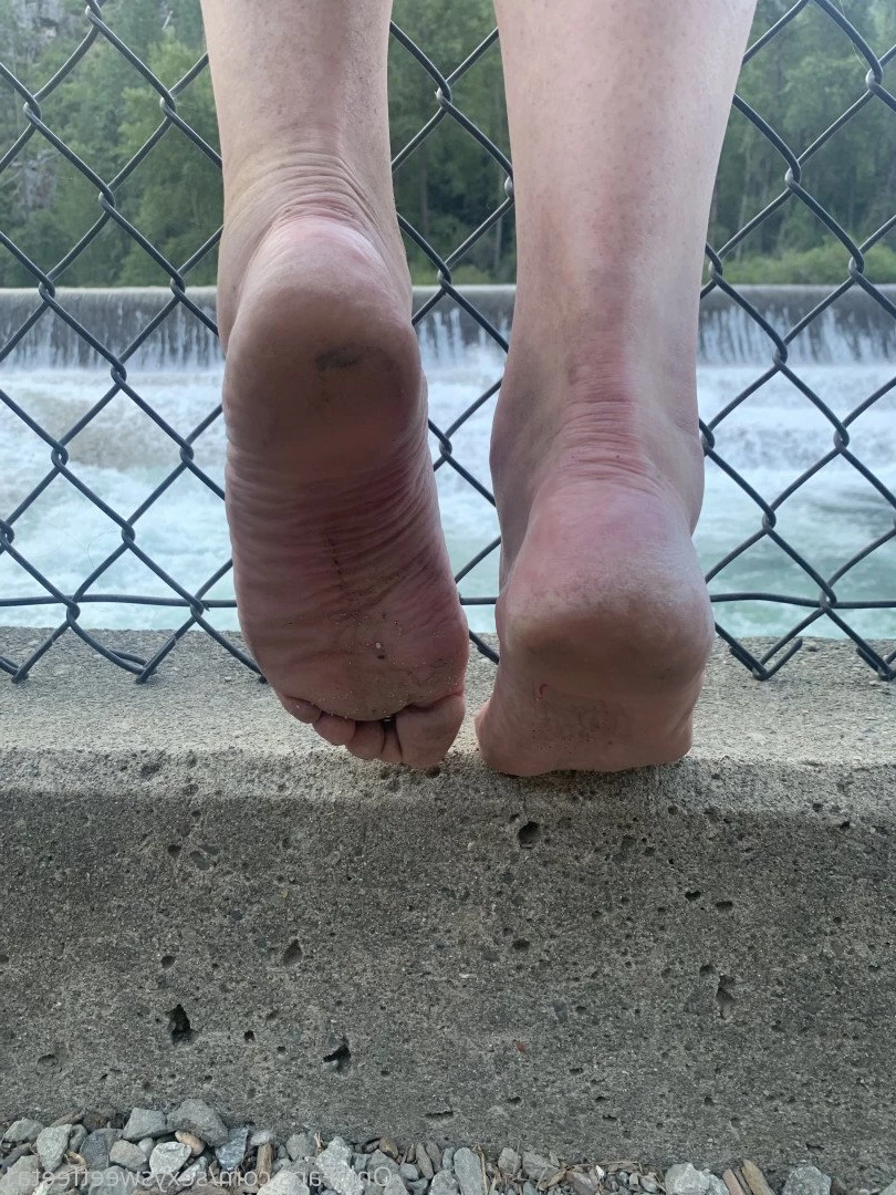 sexysweetfeetana [ sexysweetfeeta1 ] Onlyfans leaked photo 2792984 on Hotleaks.tv