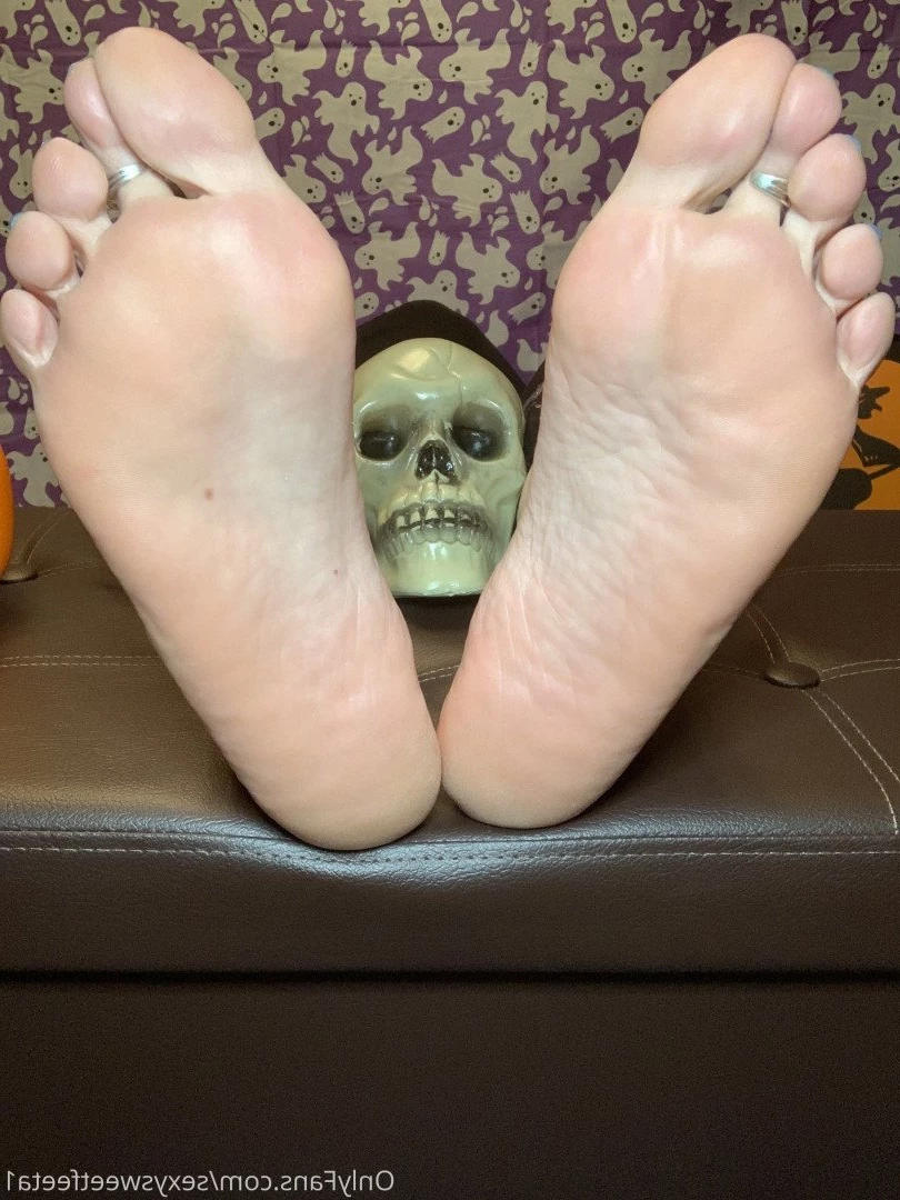 sexysweetfeetana [ sexysweetfeeta1 ] Onlyfans leaked photo 2793410 on Hotleaks.tv