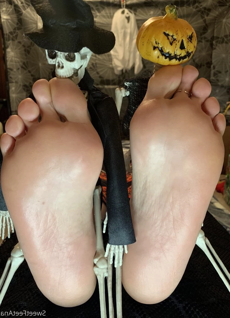 sexysweetfeetana [ sexysweetfeeta1 ] Onlyfans leaked photo 2793470 on Hotleaks.tv