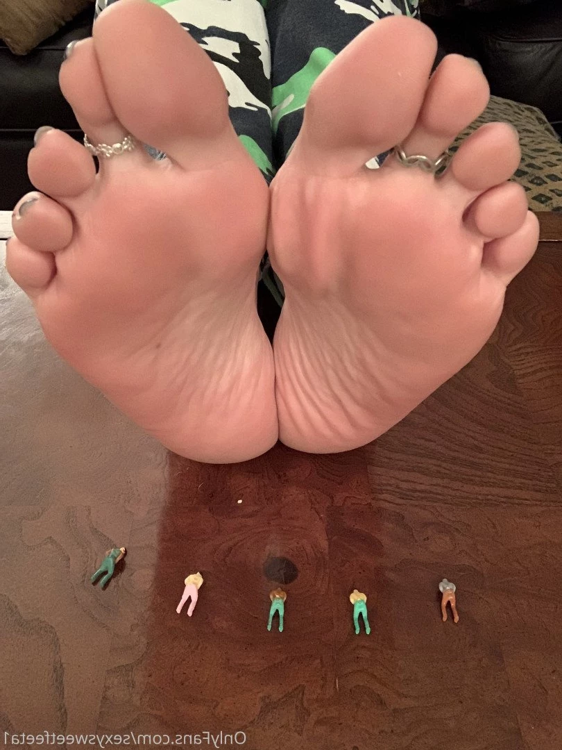 sexysweetfeetana [ sexysweetfeeta1 ] Onlyfans leaked photo 2793573 on Hotleaks.tv