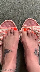 sexysweetfeetana [ sexysweetfeeta1 ] Onlyfans leaked video 4580542 on Hotleaks.tv