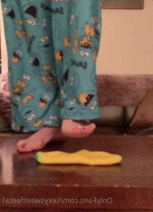 sexysweetfeetana [ sexysweetfeeta1 ] Onlyfans leaked video 4580559 on Hotleaks.tv