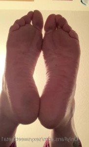 sexysweetfeetana [ sexysweetfeeta1 ] Onlyfans leaked video 4580571 on Hotleaks.tv
