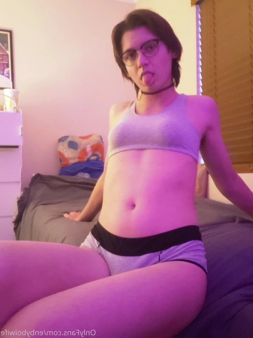 Enby Boi Wife [ enbyboiwife ] Onlyfans leaked photo 365361 on Hotleaks.tv