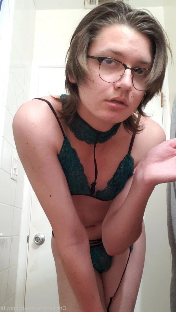 Enby Boi Wife [ enbyboiwife ] Onlyfans leaked photo 365520 on Hotleaks.tv