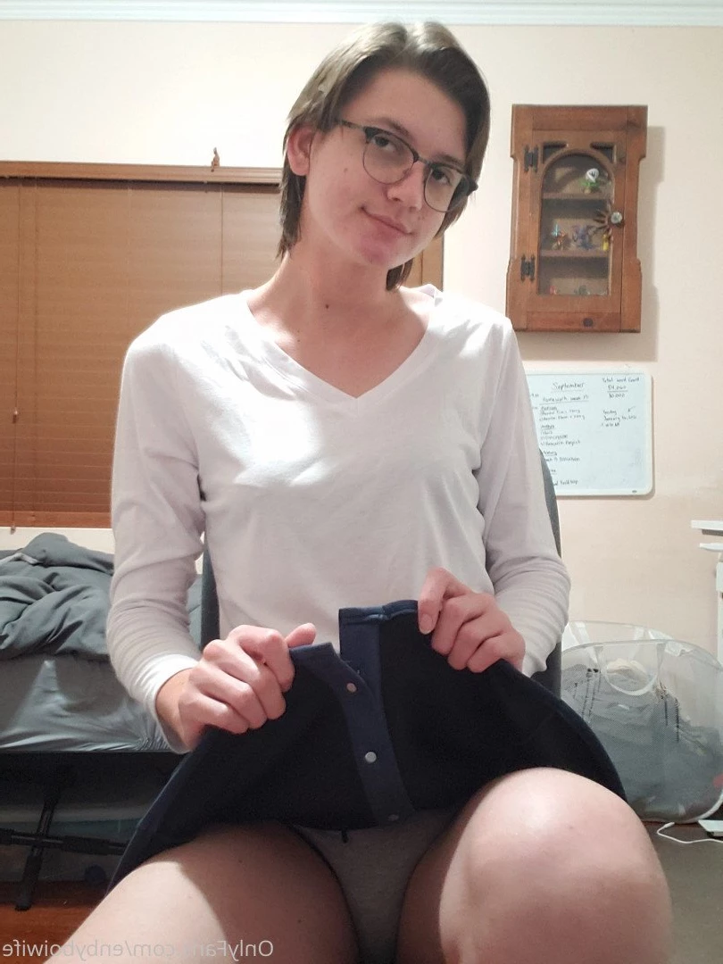 Enby Boi Wife [ enbyboiwife ] Onlyfans leaked photo 365521 on Hotleaks.tv