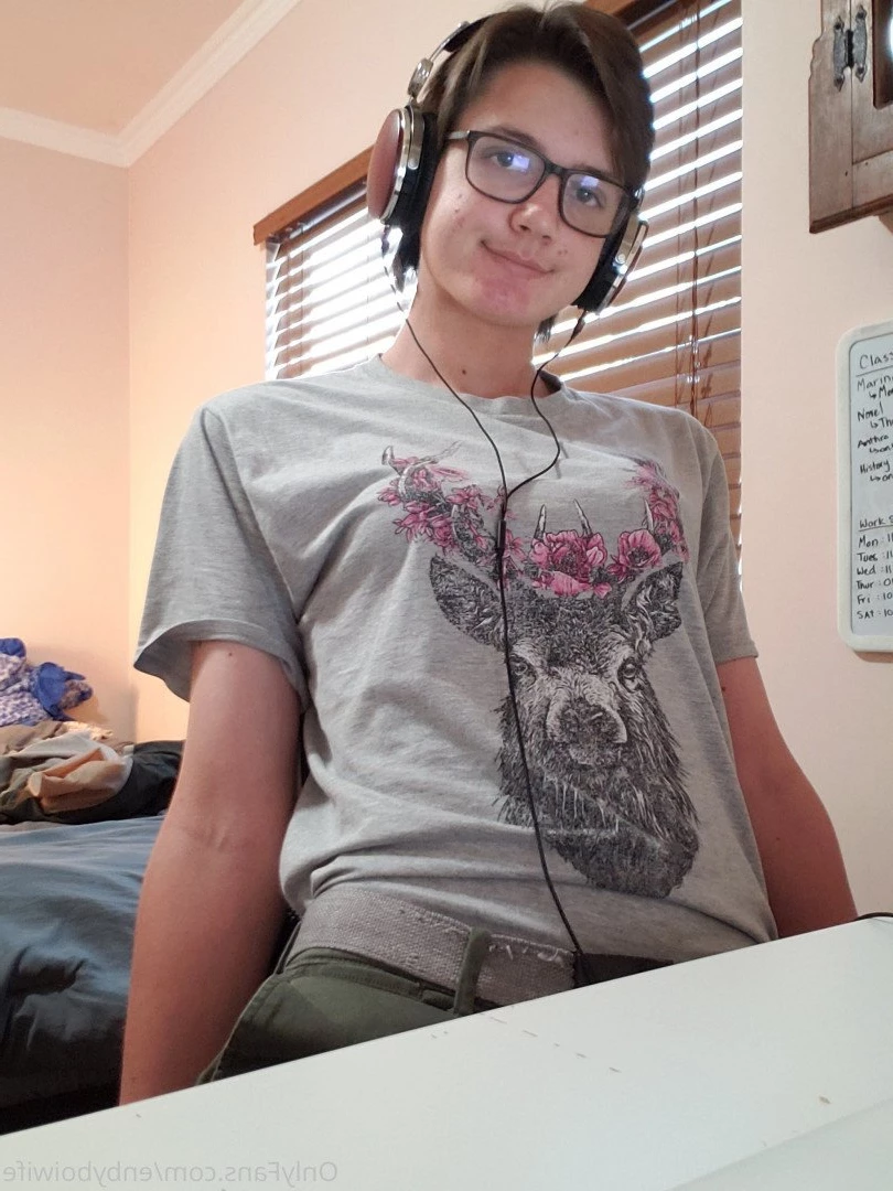 Enby Boi Wife [ enbyboiwife ] Onlyfans leaked photo 365542 on Hotleaks.tv