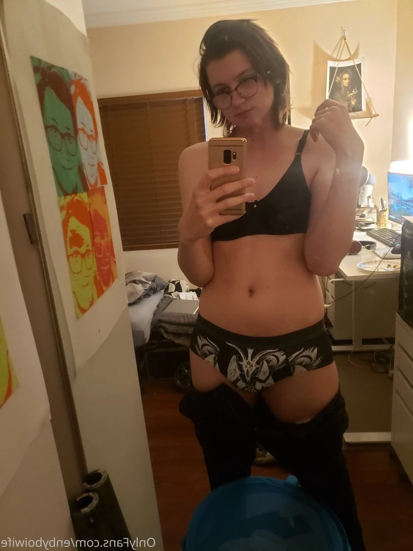 Enby Boi Wife [ enbyboiwife ] Onlyfans leaked photo 365892 on Hotleaks.tv