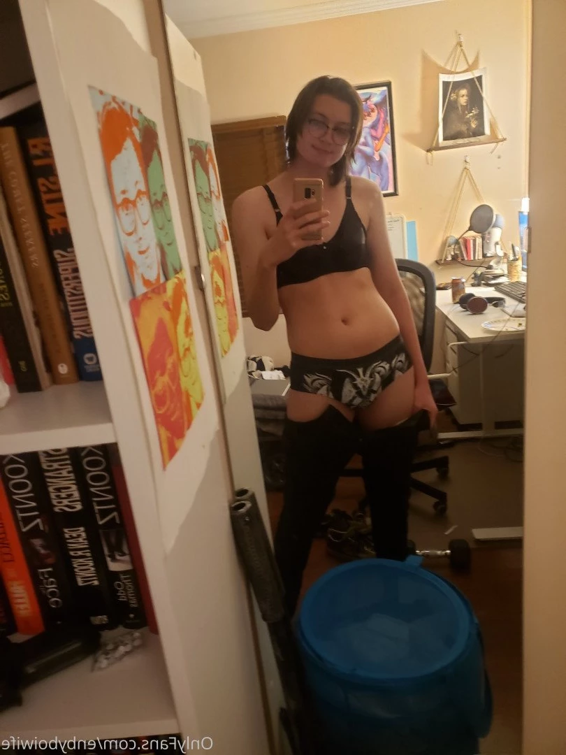 Enby Boi Wife [ enbyboiwife ] Onlyfans leaked photo 366099 on Hotleaks.tv