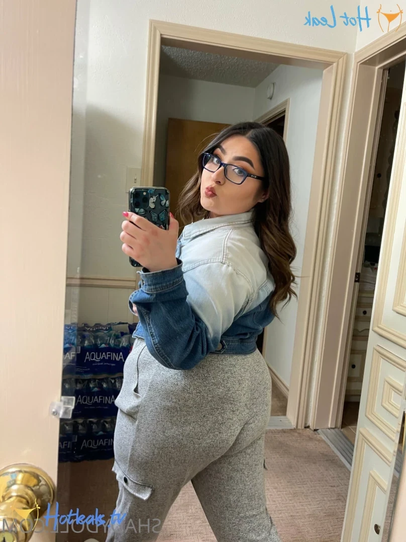 𝐋𝐚𝐭𝐢𝐧𝐚 𝐆𝐚𝐦𝐞𝐫 𝐧𝐞𝐞𝐝𝐬 𝐝*𝐜𝐤 🎮👸🏻💦 [ shadydoll ] Onlyfans leaked photo 10959116 on Hotleaks.tv