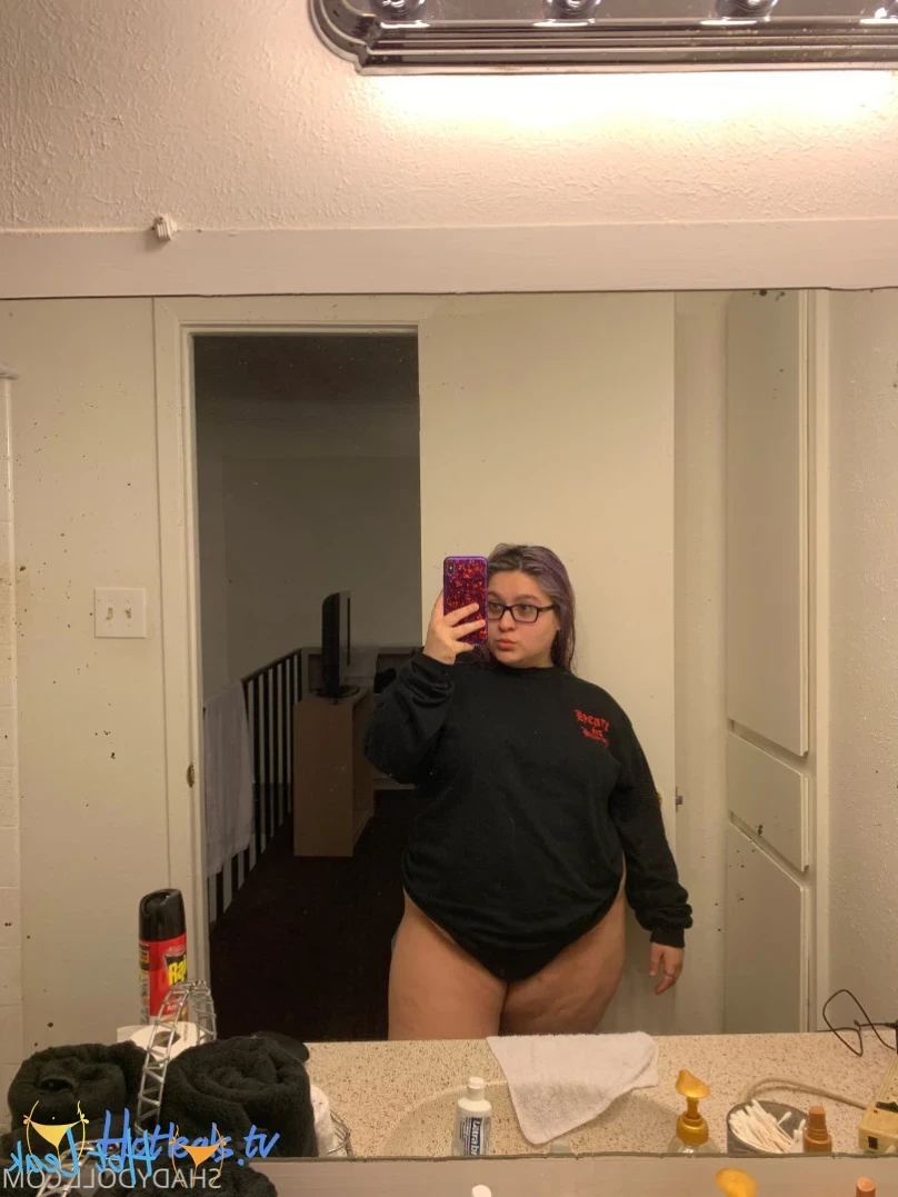 𝐋𝐚𝐭𝐢𝐧𝐚 𝐆𝐚𝐦𝐞𝐫 𝐧𝐞𝐞𝐝𝐬 𝐝*𝐜𝐤 🎮👸🏻💦 [ shadydoll ] Onlyfans leaked photo 11457861 on Hotleaks.tv