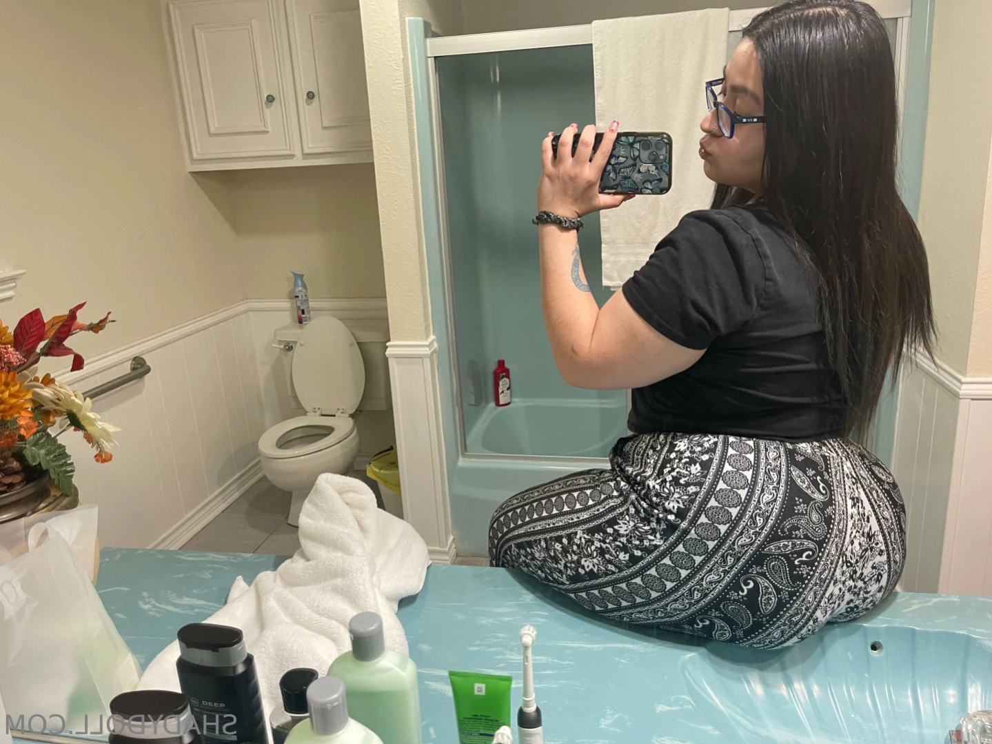 𝐋𝐚𝐭𝐢𝐧𝐚 𝐆𝐚𝐦𝐞𝐫 𝐧𝐞𝐞𝐝𝐬 𝐝*𝐜𝐤 🎮👸🏻💦 [ shadydoll ] Onlyfans leaked photo 11933534 on Hotleaks.tv