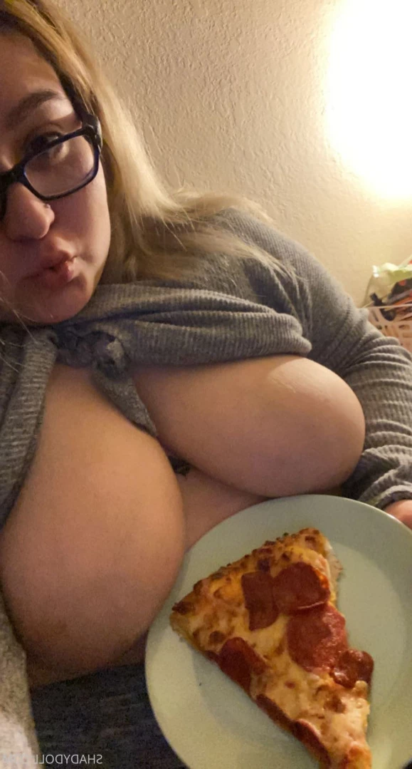 𝐋𝐚𝐭𝐢𝐧𝐚 𝐆𝐚𝐦𝐞𝐫 𝐧𝐞𝐞𝐝𝐬 𝐝*𝐜𝐤 🎮👸🏻💦 [ shadydoll ] Onlyfans leaked photo 12665393 on Hotleaks.tv