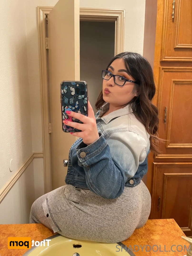𝐋𝐚𝐭𝐢𝐧𝐚 𝐆𝐚𝐦𝐞𝐫 𝐧𝐞𝐞𝐝𝐬 𝐝*𝐜𝐤 🎮👸🏻💦 [ shadydoll ] Onlyfans leaked photo 12821037 on Hotleaks.tv