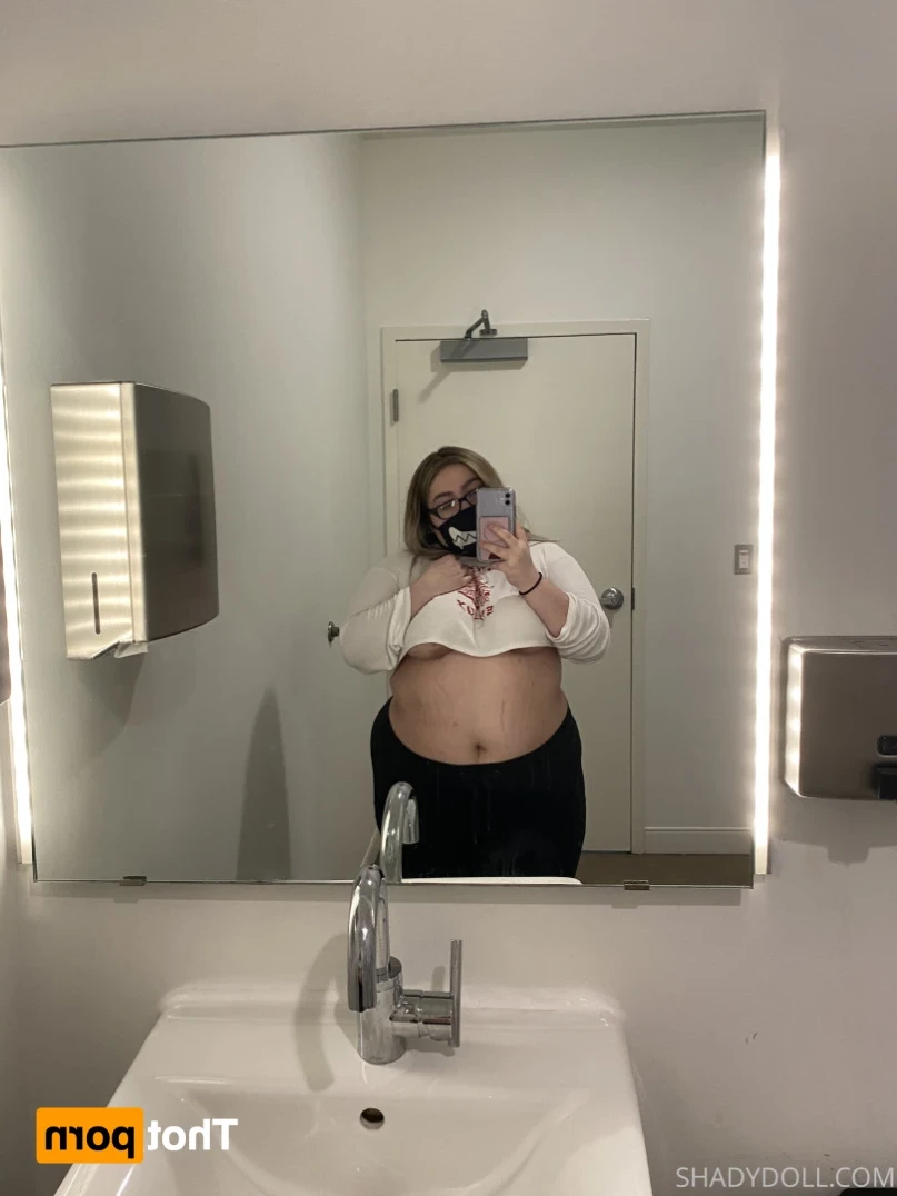 𝐋𝐚𝐭𝐢𝐧𝐚 𝐆𝐚𝐦𝐞𝐫 𝐧𝐞𝐞𝐝𝐬 𝐝*𝐜𝐤 🎮👸🏻💦 [ shadydoll ] Onlyfans leaked photo 13242939 on Hotleaks.tv