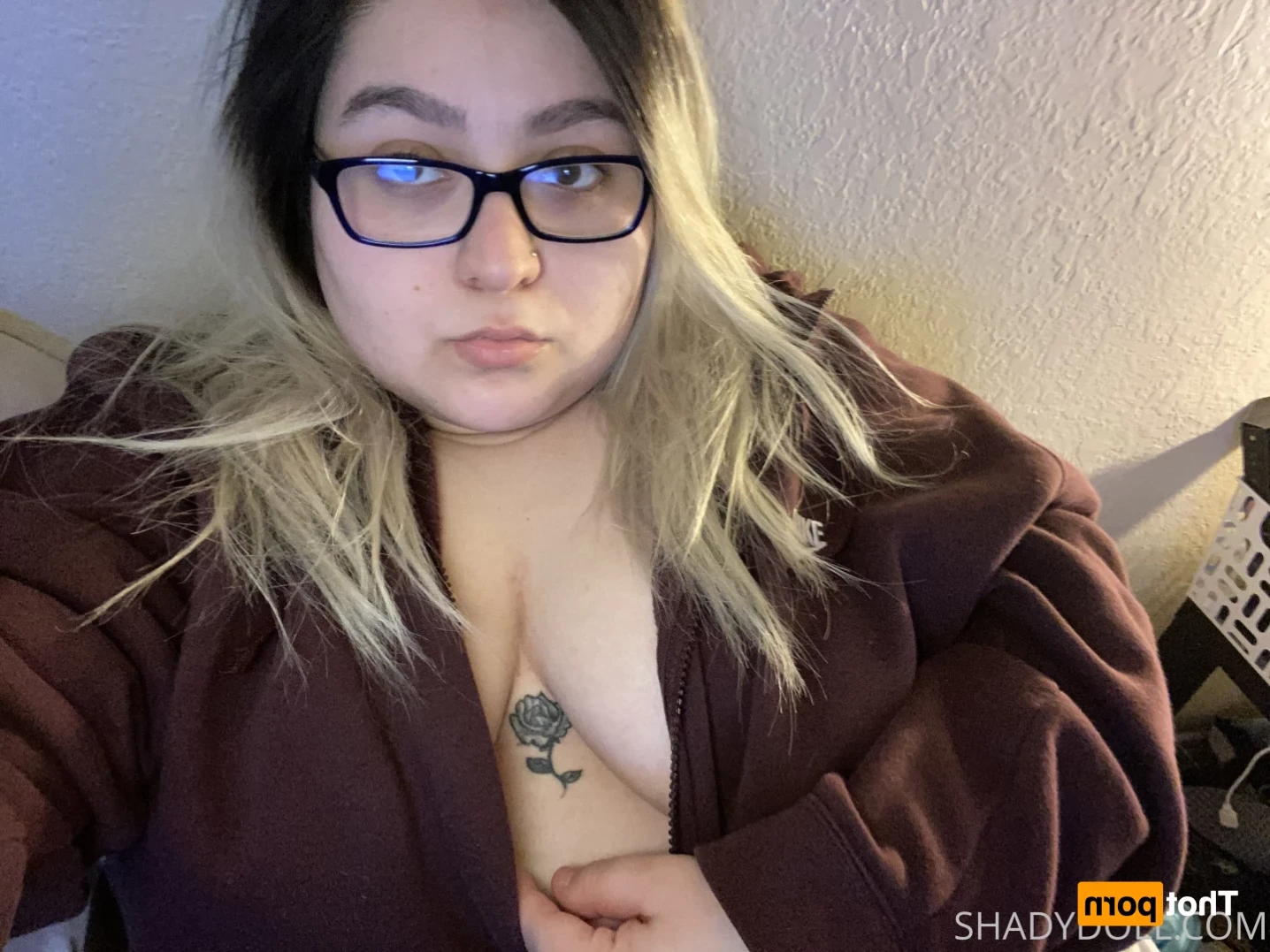 𝐋𝐚𝐭𝐢𝐧𝐚 𝐆𝐚𝐦𝐞𝐫 𝐧𝐞𝐞𝐝𝐬 𝐝*𝐜𝐤 🎮👸🏻💦 [ shadydoll ] Onlyfans leaked photo 13243467 on Hotleaks.tv