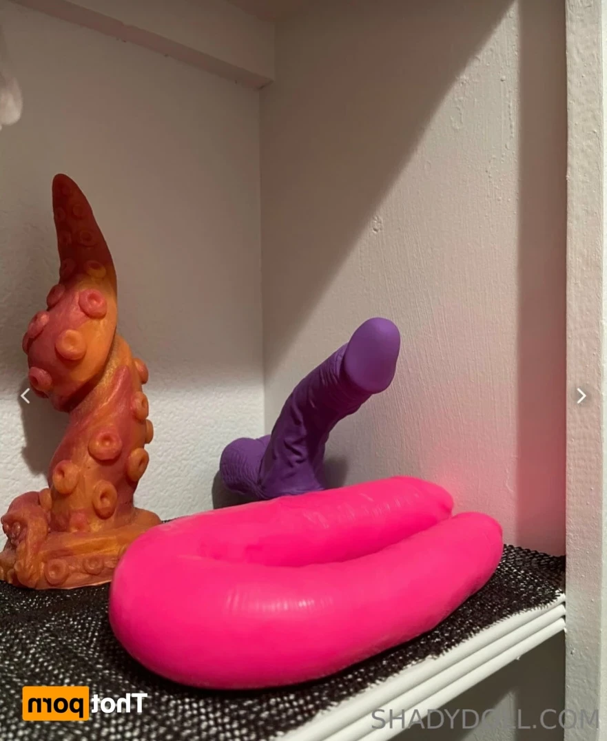 𝐋𝐚𝐭𝐢𝐧𝐚 𝐆𝐚𝐦𝐞𝐫 𝐧𝐞𝐞𝐝𝐬 𝐝*𝐜𝐤 🎮👸🏻💦 [ shadydoll ] Onlyfans leaked photo 14874024 on Hotleaks.tv