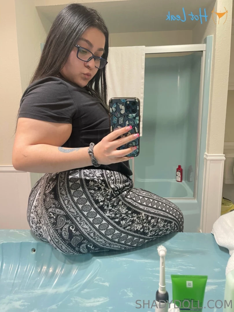 𝐋𝐚𝐭𝐢𝐧𝐚 𝐆𝐚𝐦𝐞𝐫 𝐧𝐞𝐞𝐝𝐬 𝐝*𝐜𝐤 🎮👸🏻💦 [ shadydoll ] Onlyfans leaked photo 15175502 on Hotleaks.tv