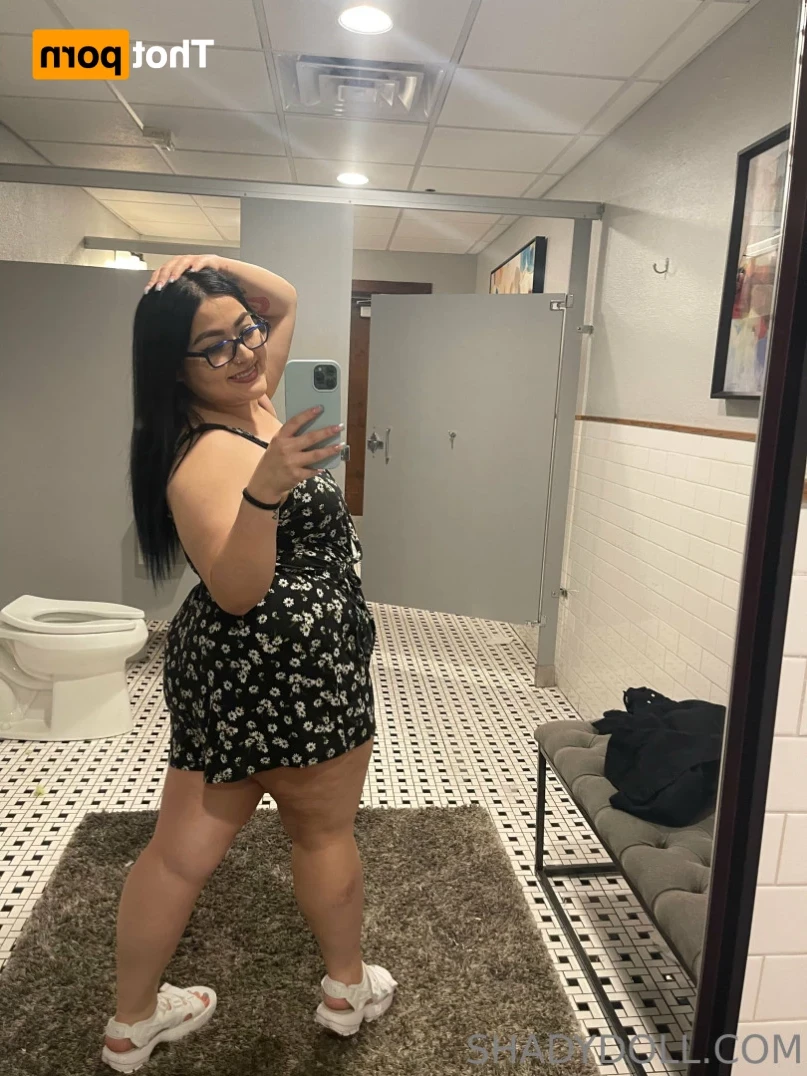 𝐋𝐚𝐭𝐢𝐧𝐚 𝐆𝐚𝐦𝐞𝐫 𝐧𝐞𝐞𝐝𝐬 𝐝*𝐜𝐤 🎮👸🏻💦 [ shadydoll ] Onlyfans leaked photo 15715709 on Hotleaks.tv