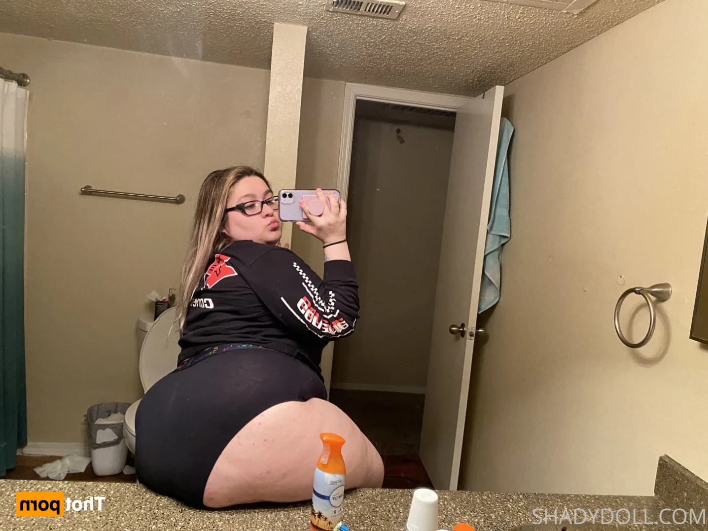 𝐋𝐚𝐭𝐢𝐧𝐚 𝐆𝐚𝐦𝐞𝐫 𝐧𝐞𝐞𝐝𝐬 𝐝*𝐜𝐤 🎮👸🏻💦 [ shadydoll ] Onlyfans leaked photo 16164943 on Hotleaks.tv