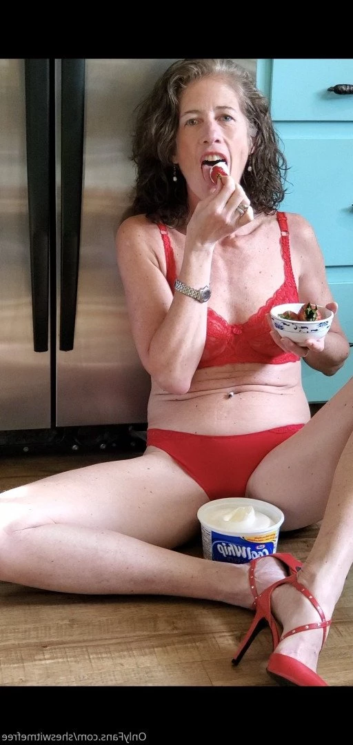 💥CLASSY HOT BABE - ALWAYS FREE 💥 [ sheswitmefree ] Onlyfans leaked photo 2785533 on Hotleaks.tv