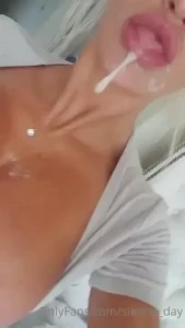 18284725