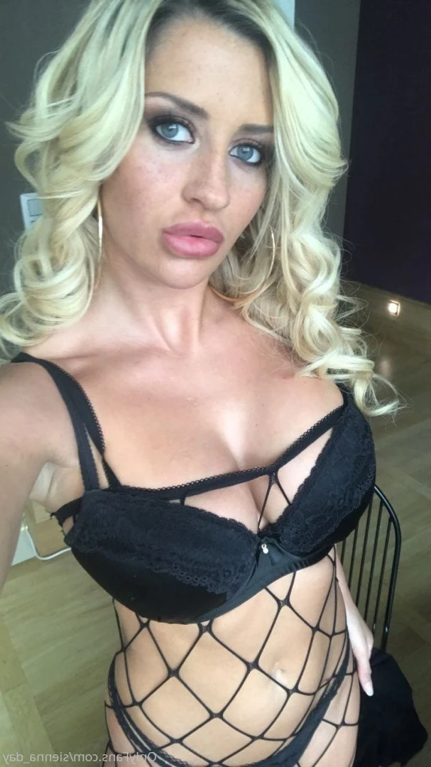 sienna_day Onlyfans leaked photo 5675631 on Hotleaks.tv