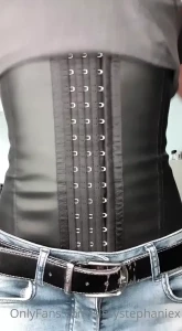 4935557