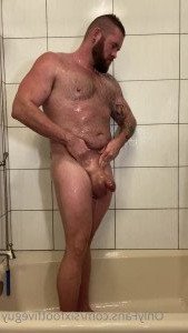 4584371