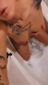 4587164
