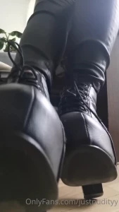10973286