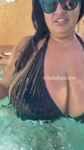 4935994