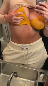 sophiethebodyvip Onlyfans leaked video 8804621 on Hotleaks.tv