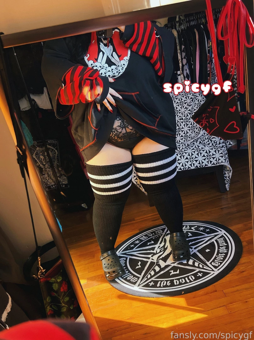 𝔭𝔢𝔱𝔞𝔩 [ spicygf ] Onlyfans leaked photo 18530182 on Hotleaks.tv