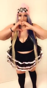 4937572