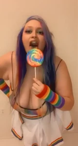 4937583