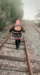 4937585