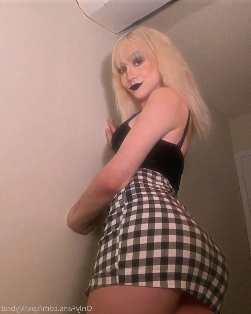 aurora! &lt;3 [ spxrklybrat ] Onlyfans leaked photo 10260833 on Hotleaks.tv