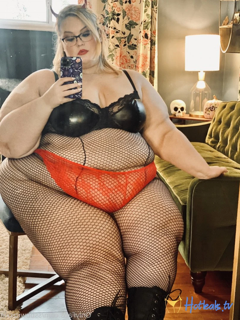 Supersized Roxxie [ ssbbwroxxie ] Onlyfans leaked photo 2709499 on Hotleaks.tv