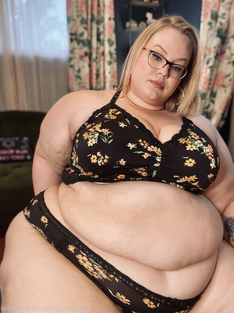 Supersized Roxxie [ ssbbwroxxie ] Onlyfans leaked photo 2710352 on Hotleaks.tv
