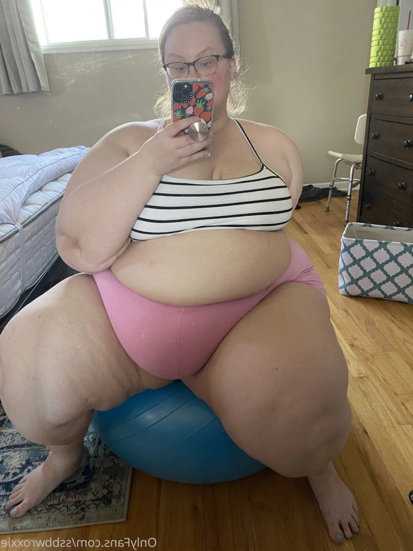 Supersized Roxxie [ ssbbwroxxie ] Onlyfans leaked photo 2710949 on Hotleaks.tv
