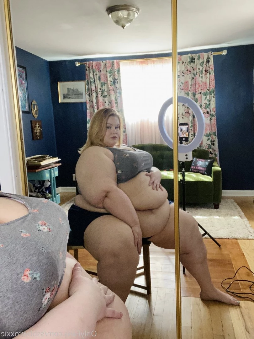 Supersized Roxxie [ ssbbwroxxie ] Onlyfans leaked photo 2711171 on Hotleaks.tv