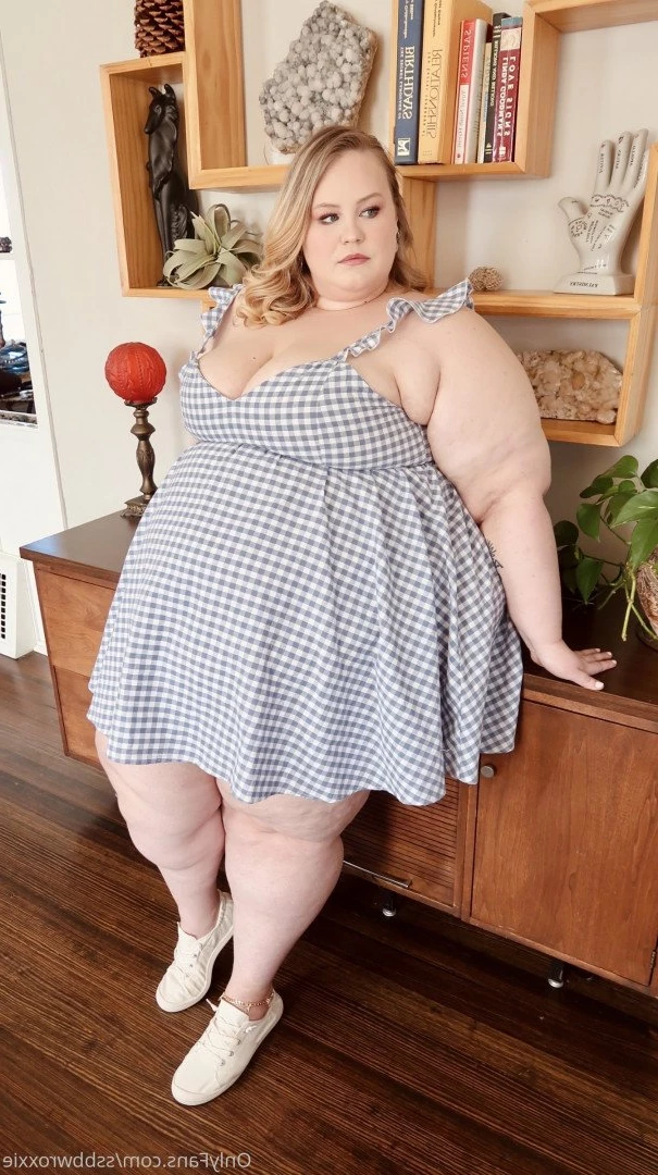 Supersized Roxxie [ ssbbwroxxie ] Onlyfans leaked photo 2712305 on Hotleaks.tv