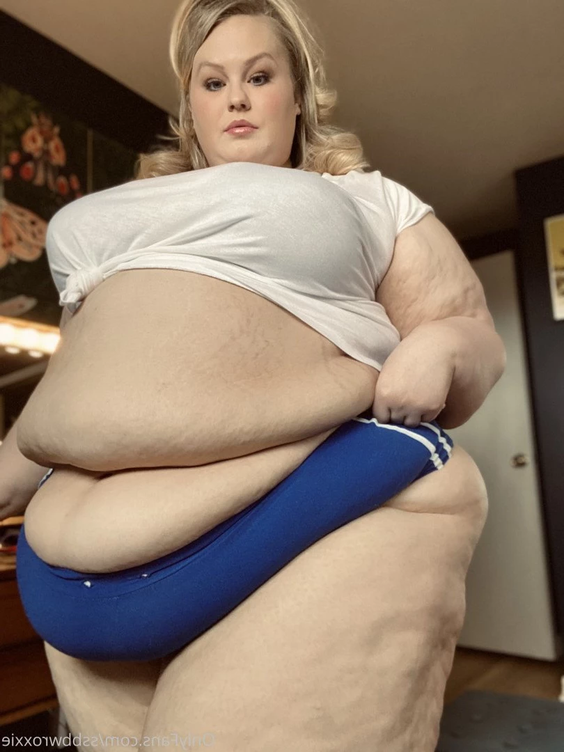 Supersized Roxxie [ ssbbwroxxie ] Onlyfans leaked photo 2712623 on Hotleaks.tv